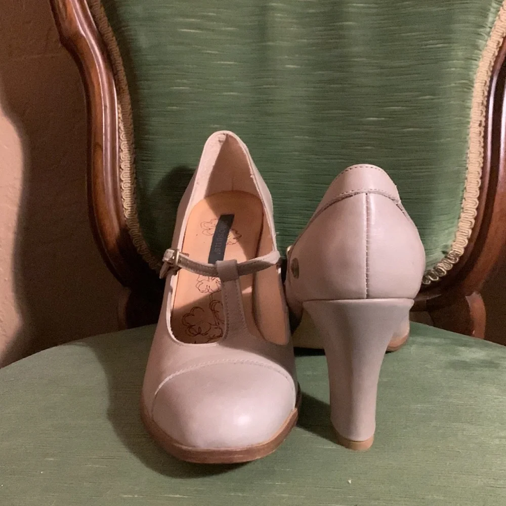 NEOSENS Cream T Strap Leather Mary Janes.  Sz 41 - Picture 4 of 6